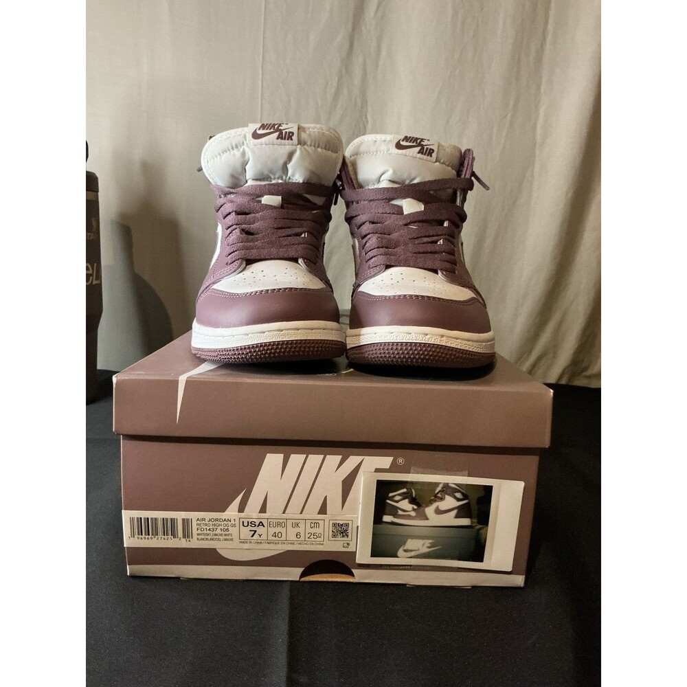 Nike Air Jordan 1 Retro High OG Purple/White FD1437-105 size 7Y - Picture 6 of 6